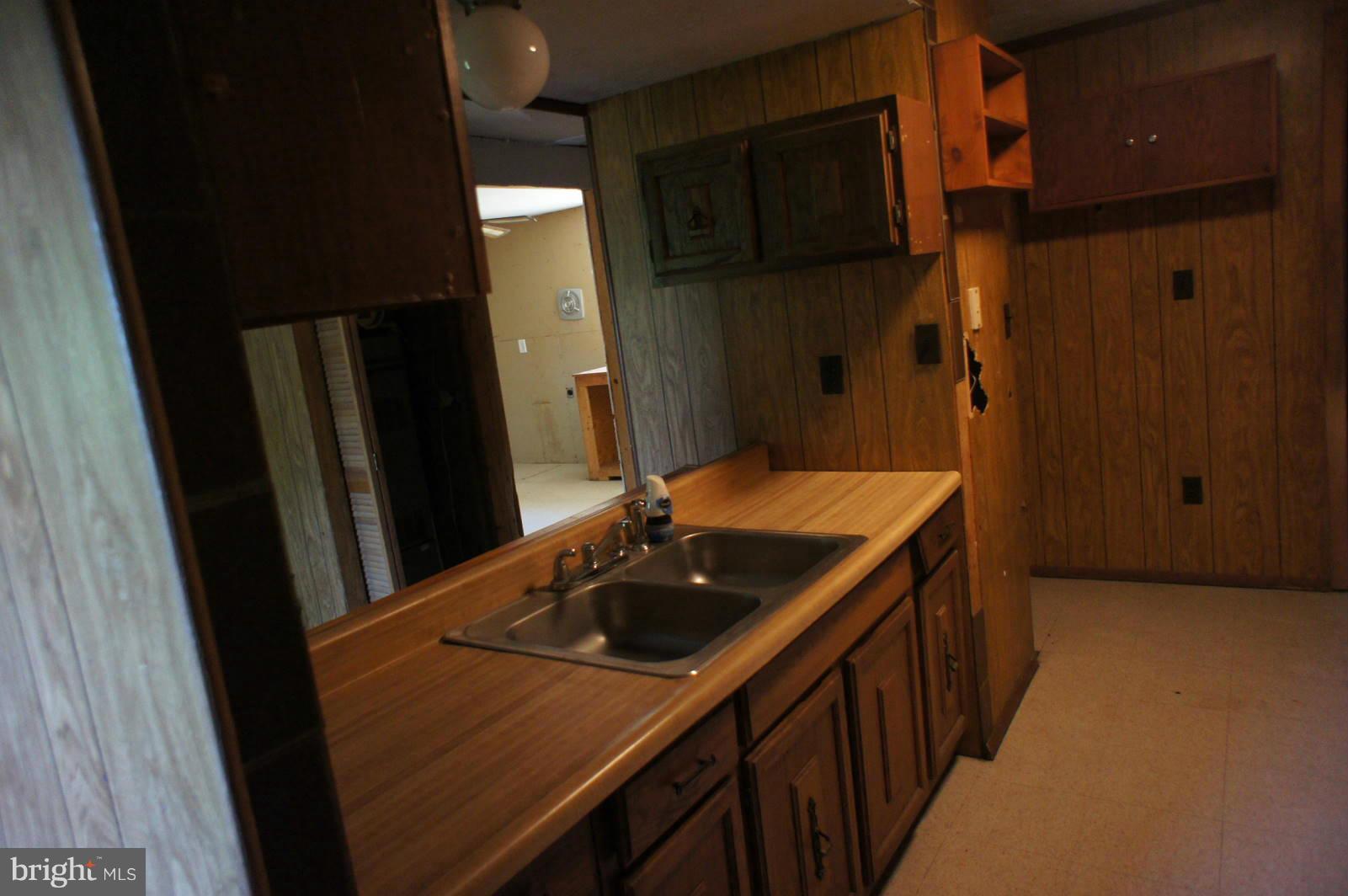 1950 Lower Marlboro Road Huntingtown, MD 20639 - Photo 4 of 14 Kitchen