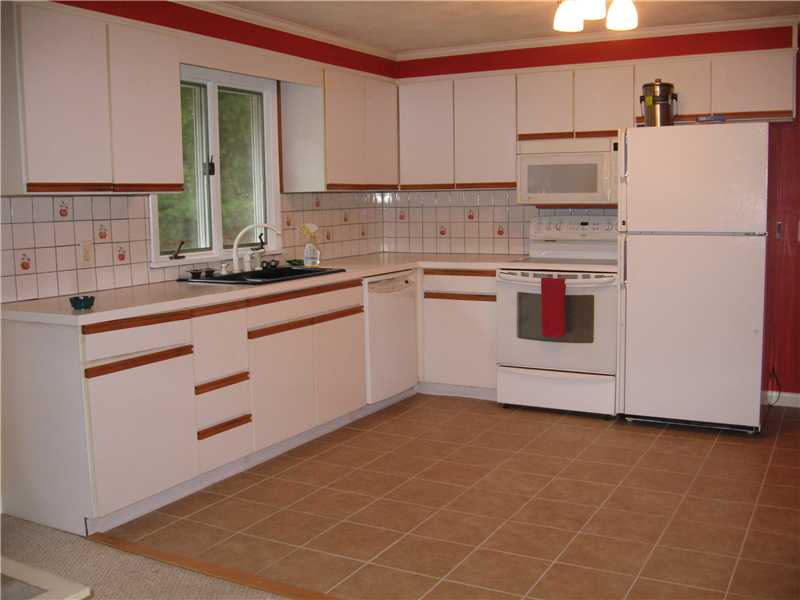 37 Sunset Road Glocester, RI 02814 - Photo 5 of 16 Kitchen.