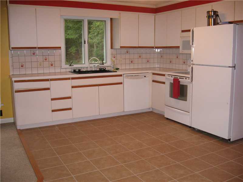 37 Sunset Road Glocester, RI 02814 - Photo 6 of 16 Kitchen.
