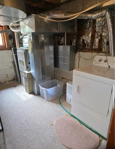 $249,995 | 9 Orchard Drive, Charleston, IL 61920