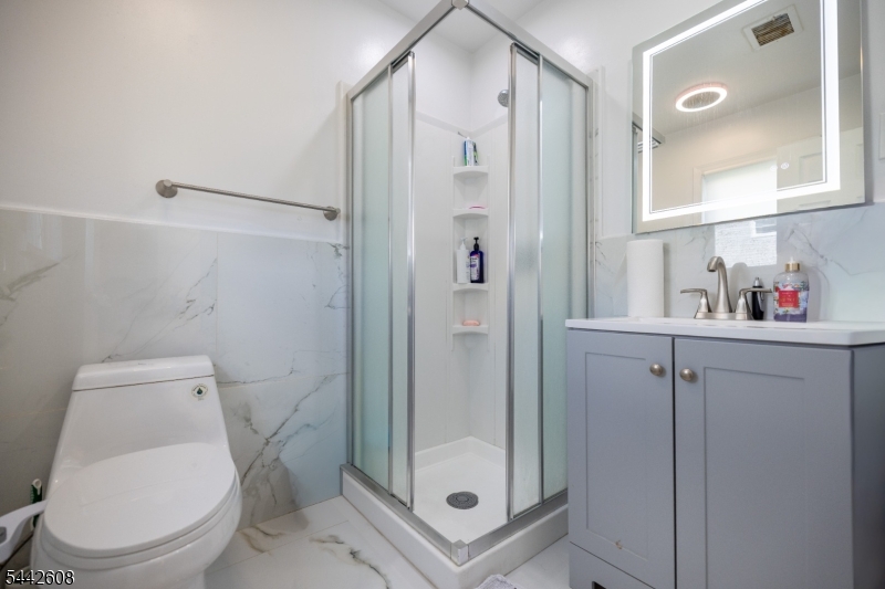 1758 Kenneth Avenue Union, NJ 07083 - Photo 17 of 34