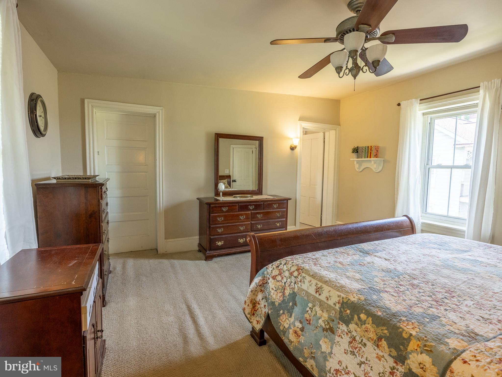 225 Niantic Road Barto, PA 19504 - Photo 53 of 82 a bedroom with a bed and a television