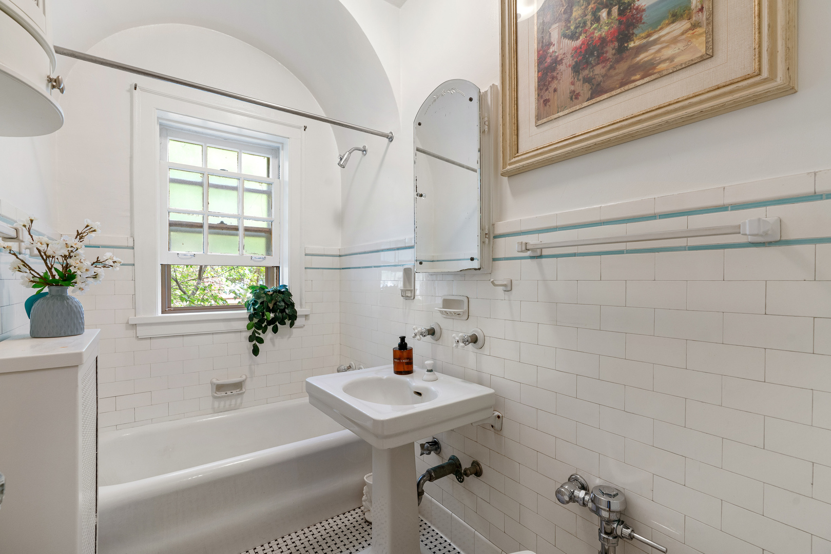 496 Sheridan Road, Unit 1 Evanston, IL 60202 - Photo 24 of 29