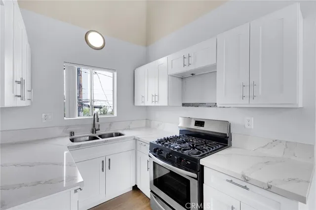 $8,500,000 | 4406 Cahuenga Boulevard, Toluca Lake, CA 91602