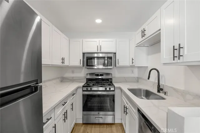 $8,500,000 | 4406 Cahuenga Boulevard, Toluca Lake, CA 91602