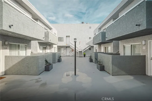 $8,500,000 | 4406 Cahuenga Boulevard, Toluca Lake, CA 91602