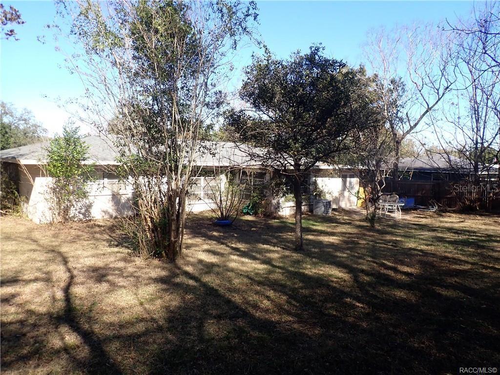 47 Lake Ct Loop Ocala, FL 34472 - Photo 2 of 8