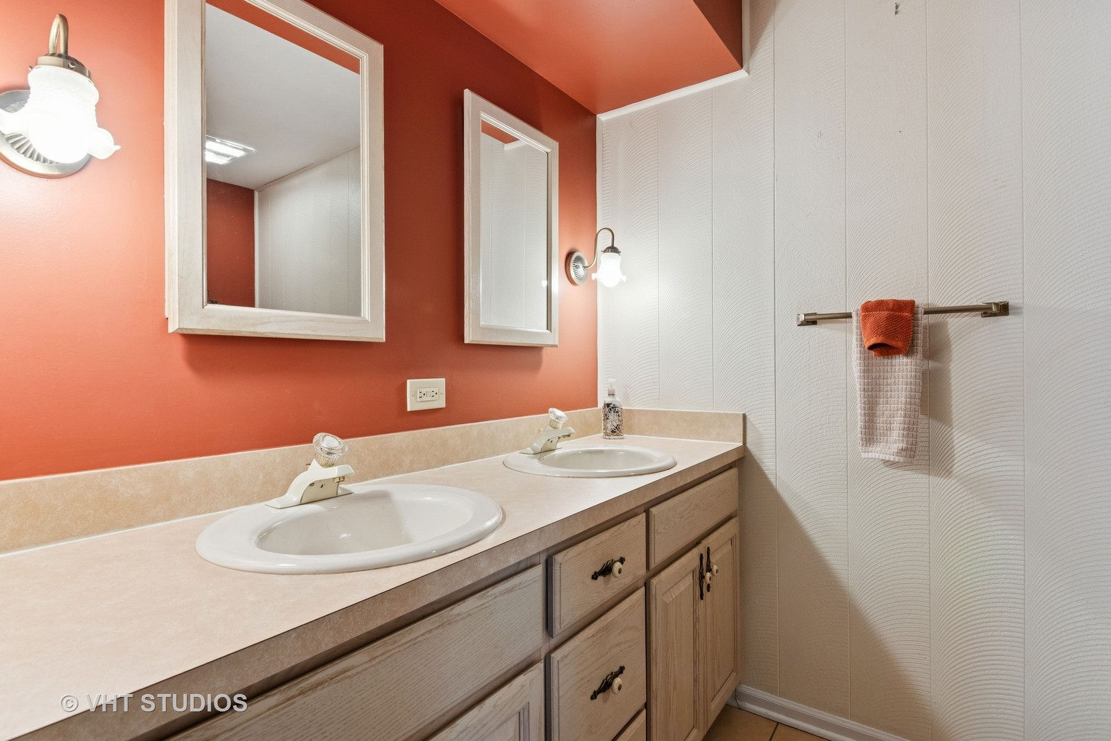 1502 Mayo Avenue Wheaton, IL 60189 - Photo 22 of 32