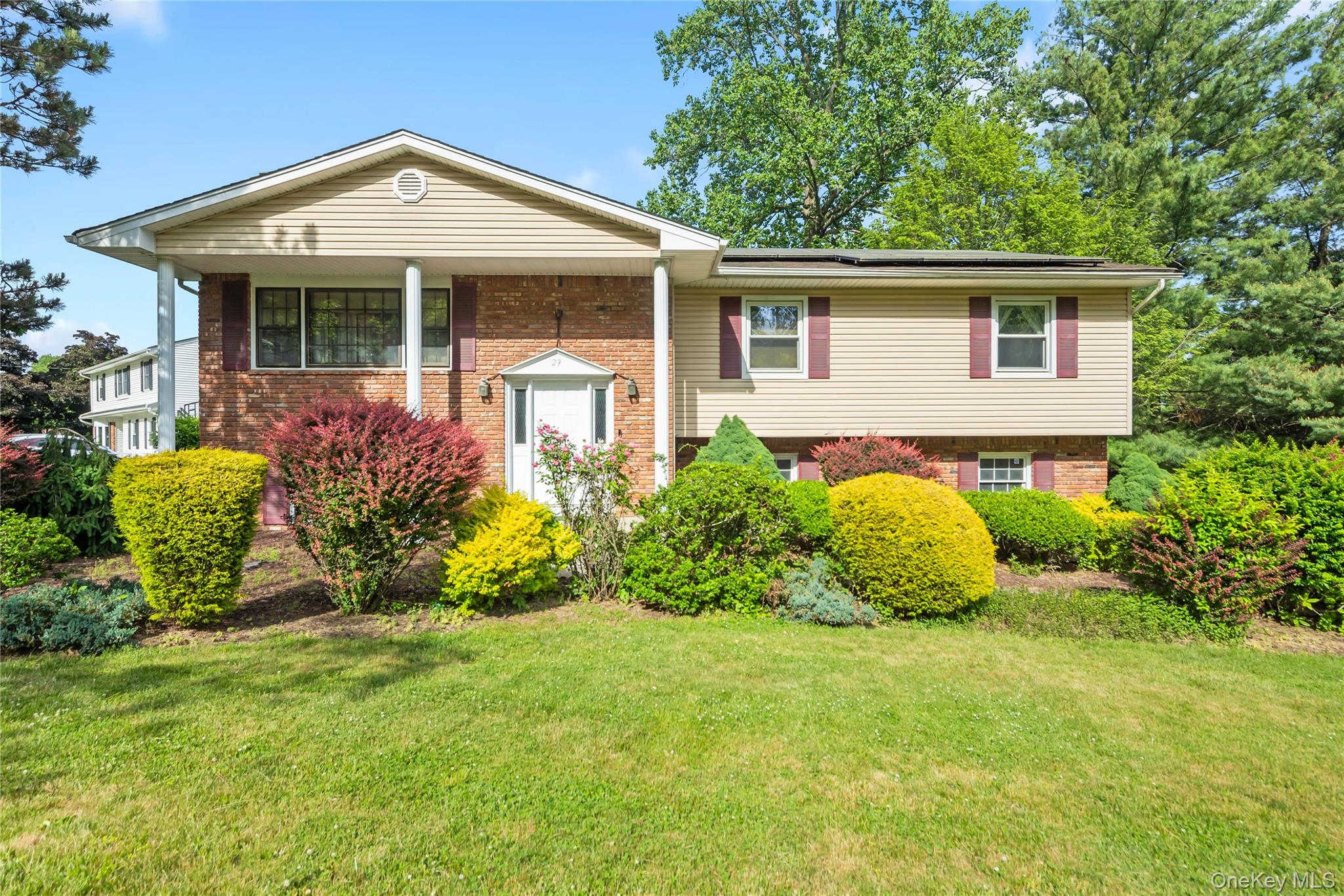 29 Sunny Ridge Road Spring Valley, NY 10977 - Photo 2 of 31