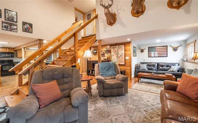 $980,000 | 31 Sunset Lane, Steelville, MO 65565