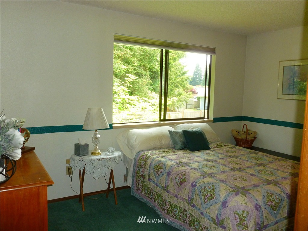 14210 149th Place Southeast Renton, WA 98059 - Photo 14 of 25