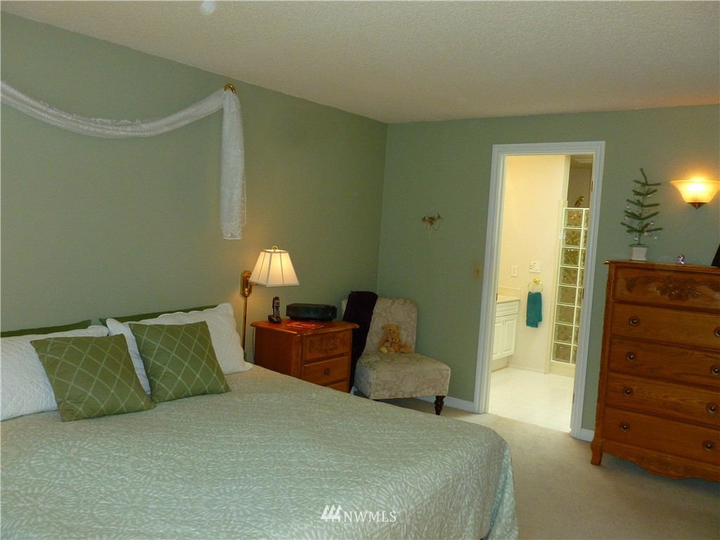 14210 149th Place Southeast Renton, WA 98059 - Photo 21 of 25