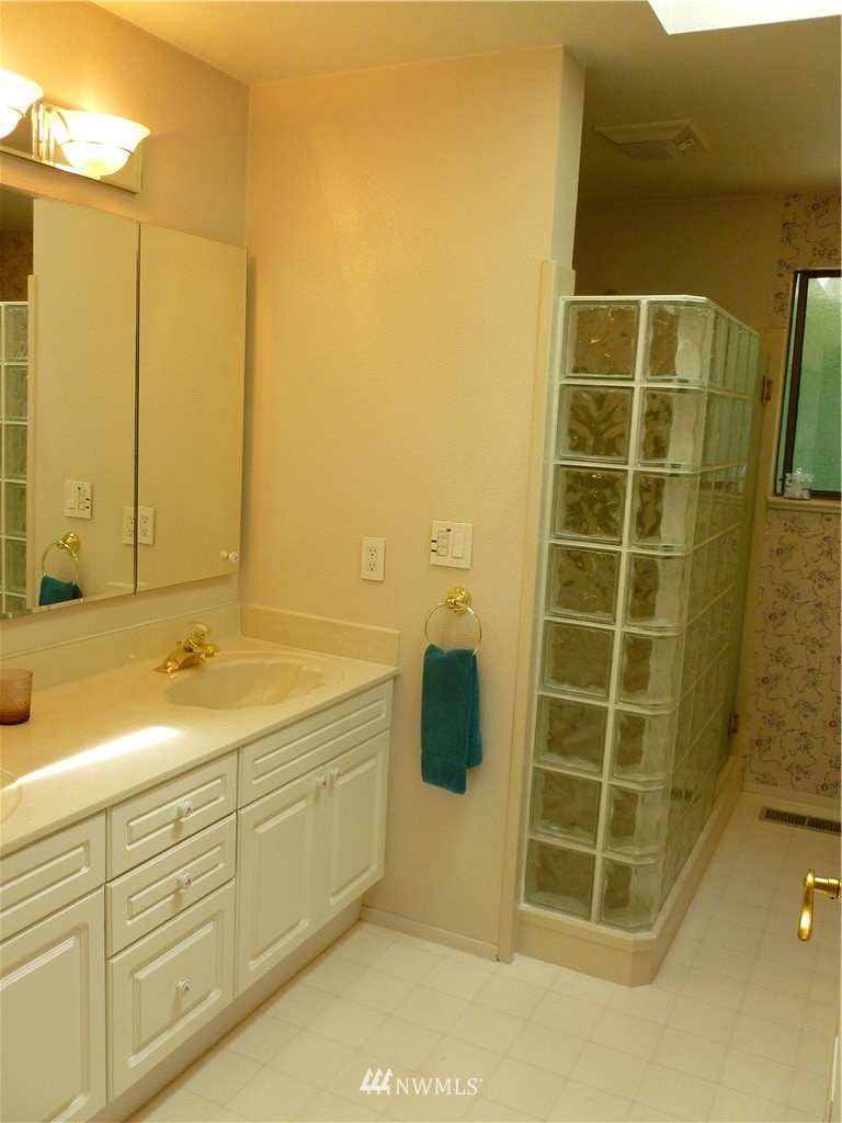 14210 149th Place Southeast Renton, WA 98059 - Photo 22 of 25