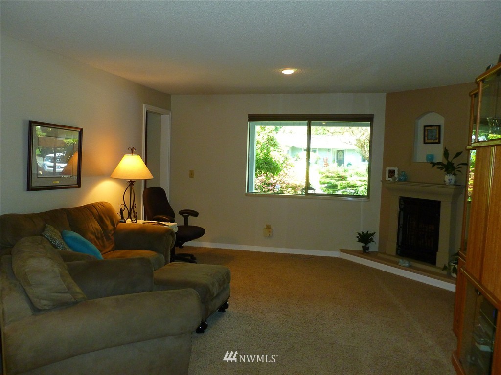 14210 149th Place Southeast Renton, WA 98059 - Photo 10 of 25