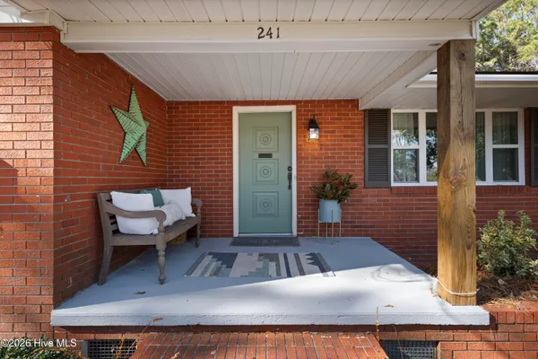 $312,000 | 241 Oak Street, Wallace, NC 28466