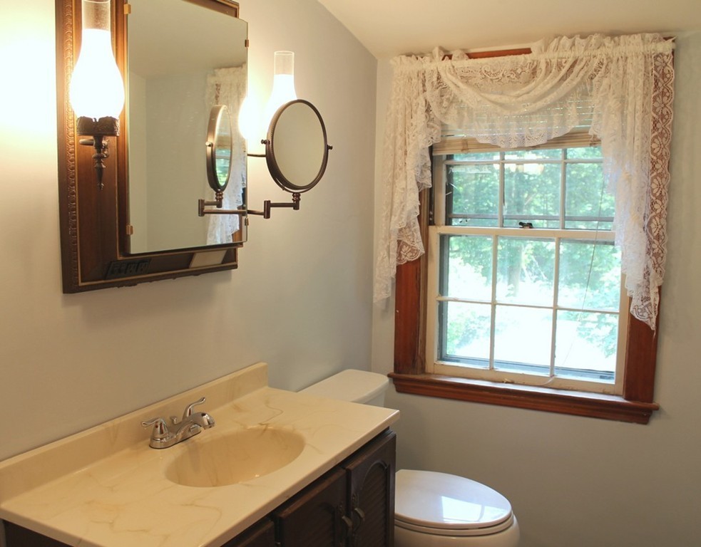 27 Brooksbie Road Bedford, MA 01730 - Photo 12 of 21 Gallery Image 12