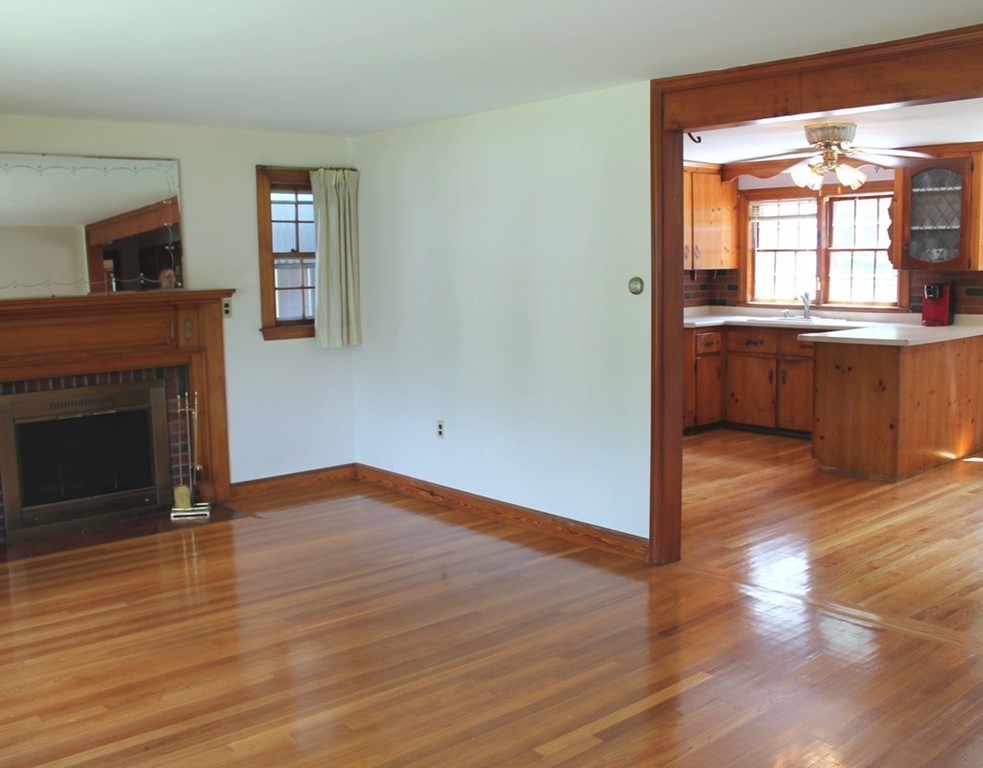 27 Brooksbie Road Bedford, MA 01730 - Photo 5 of 21 Gallery Image 5