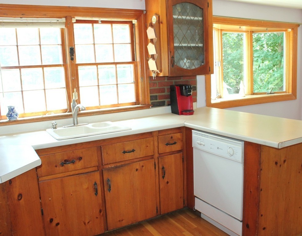 27 Brooksbie Road Bedford, MA 01730 - Photo 7 of 21 Gallery Image 7
