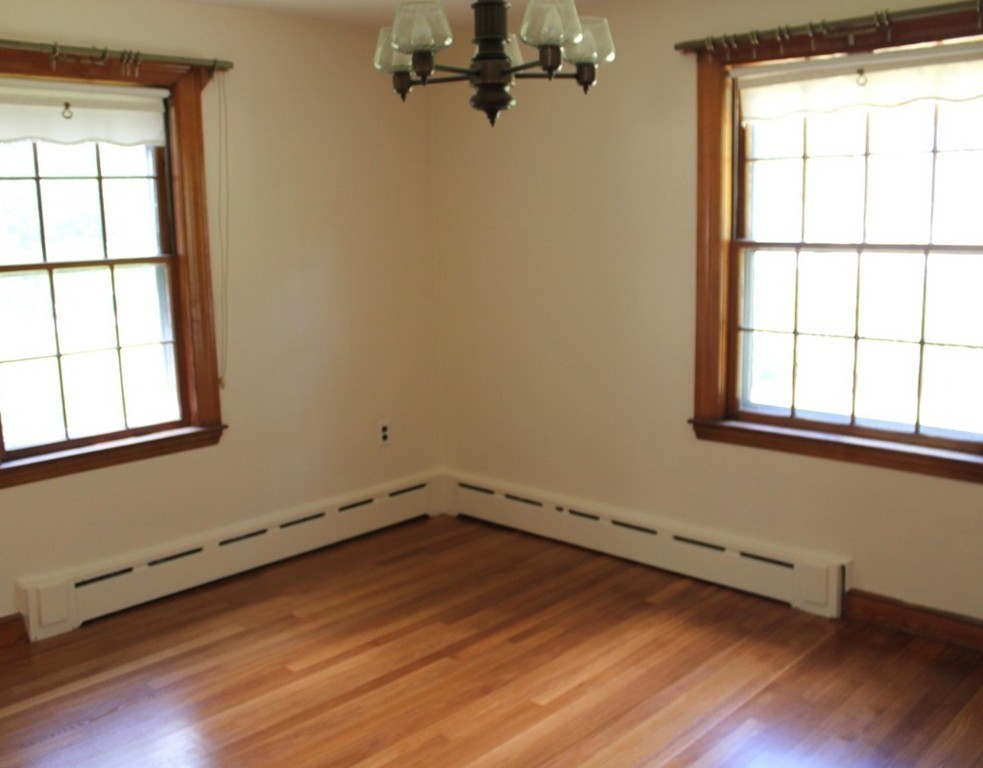 27 Brooksbie Road Bedford, MA 01730 - Photo 9 of 21 Gallery Image 9