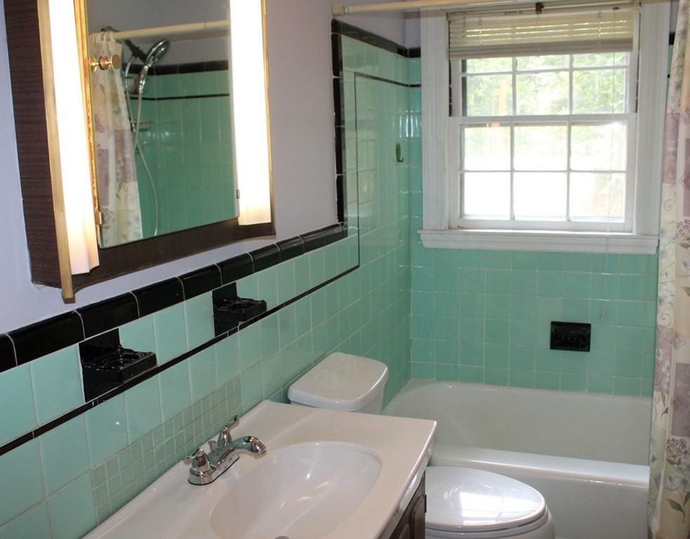 27 Brooksbie Road Bedford, MA 01730 - Photo 10 of 21 Gallery Image 10