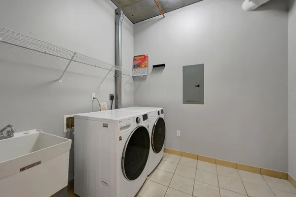 $4,795 | 150 Northeast 2nd Street, Unit B514, Minneapolis, MN 55413