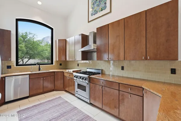 $625,000 | 1361 East Sonoran Desert Drive, Tucson, AZ 85737