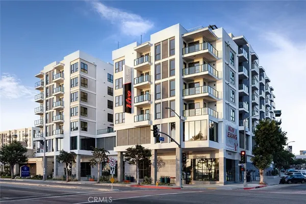 $3,434 | 511 South Harbor Boulevard, Unit 428, San Pedro, CA 90731