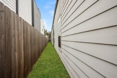 2216 Dyson Street Dallas, TX 75215 - Photo 2 of 13