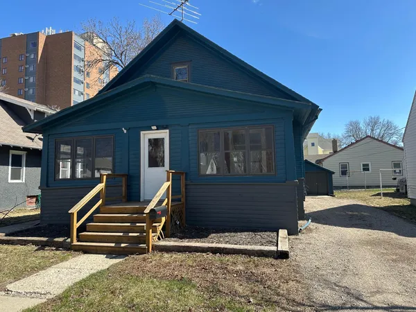 $119,900 | 219 3rd Avenue Southwest, Pipestone, MN 56164