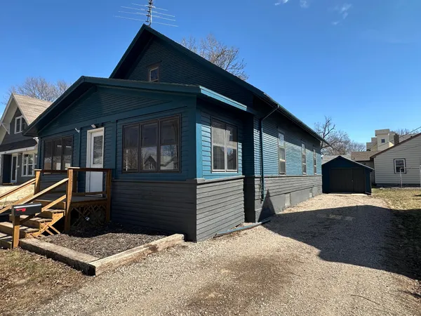 $119,900 | 219 3rd Avenue Southwest, Pipestone, MN 56164