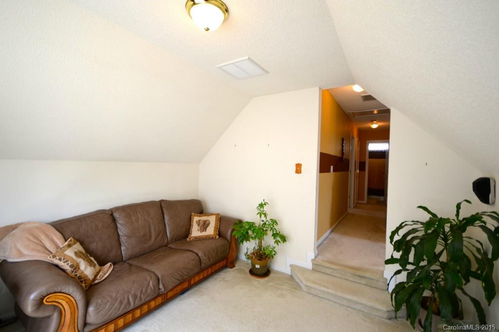 2304 Meadecroft Road Charlotte, NC 28214 - Photo 3 of 9 Gallery Image 3