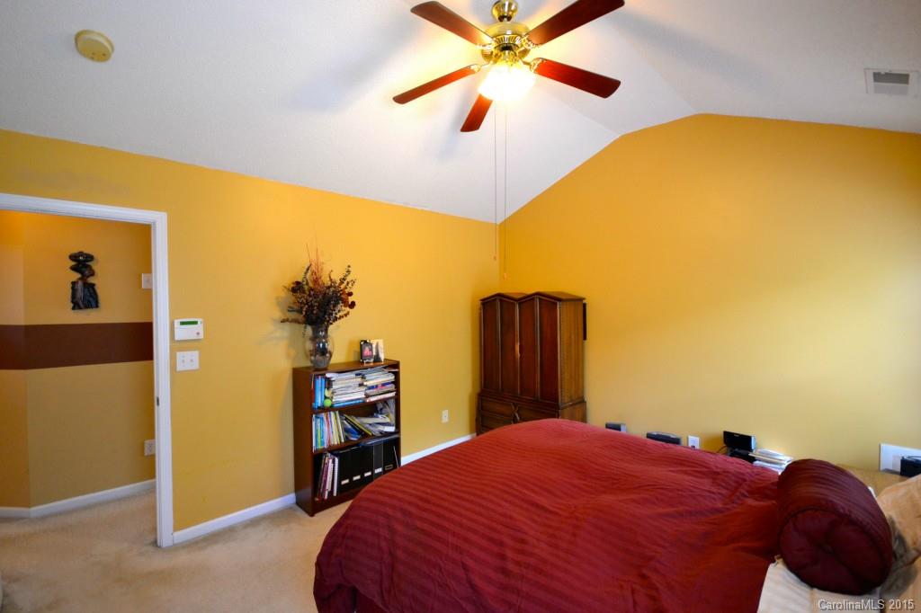2304 Meadecroft Road Charlotte, NC 28214 - Photo 5 of 9 Gallery Image 5