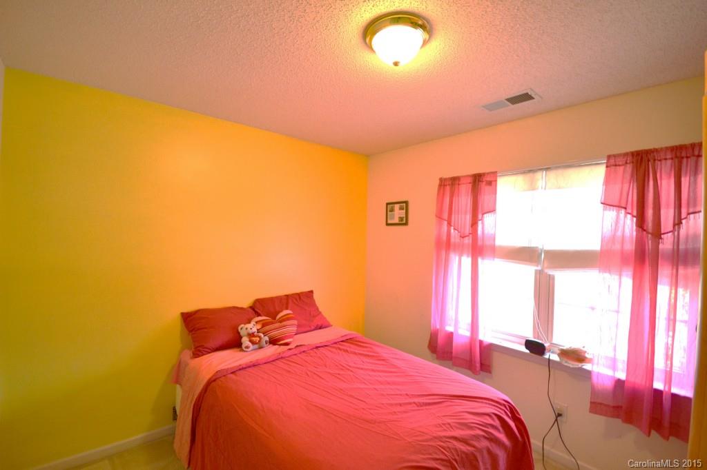 2304 Meadecroft Road Charlotte, NC 28214 - Photo 7 of 9 Gallery Image 7