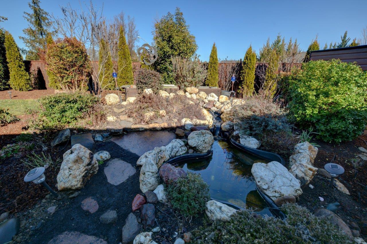 1087 Coral Ridge Eagle Point, OR 97524 - Photo 44 of 51 39
