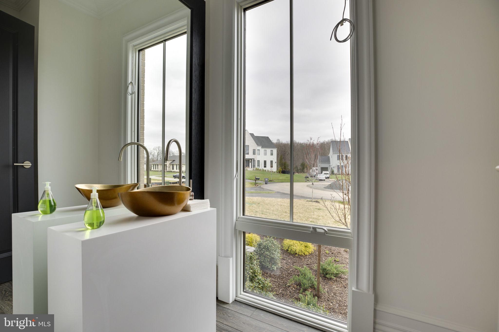 23075 Red Sunset Place Aldie, VA 20105 - Photo 13 of 89 Powder Room
