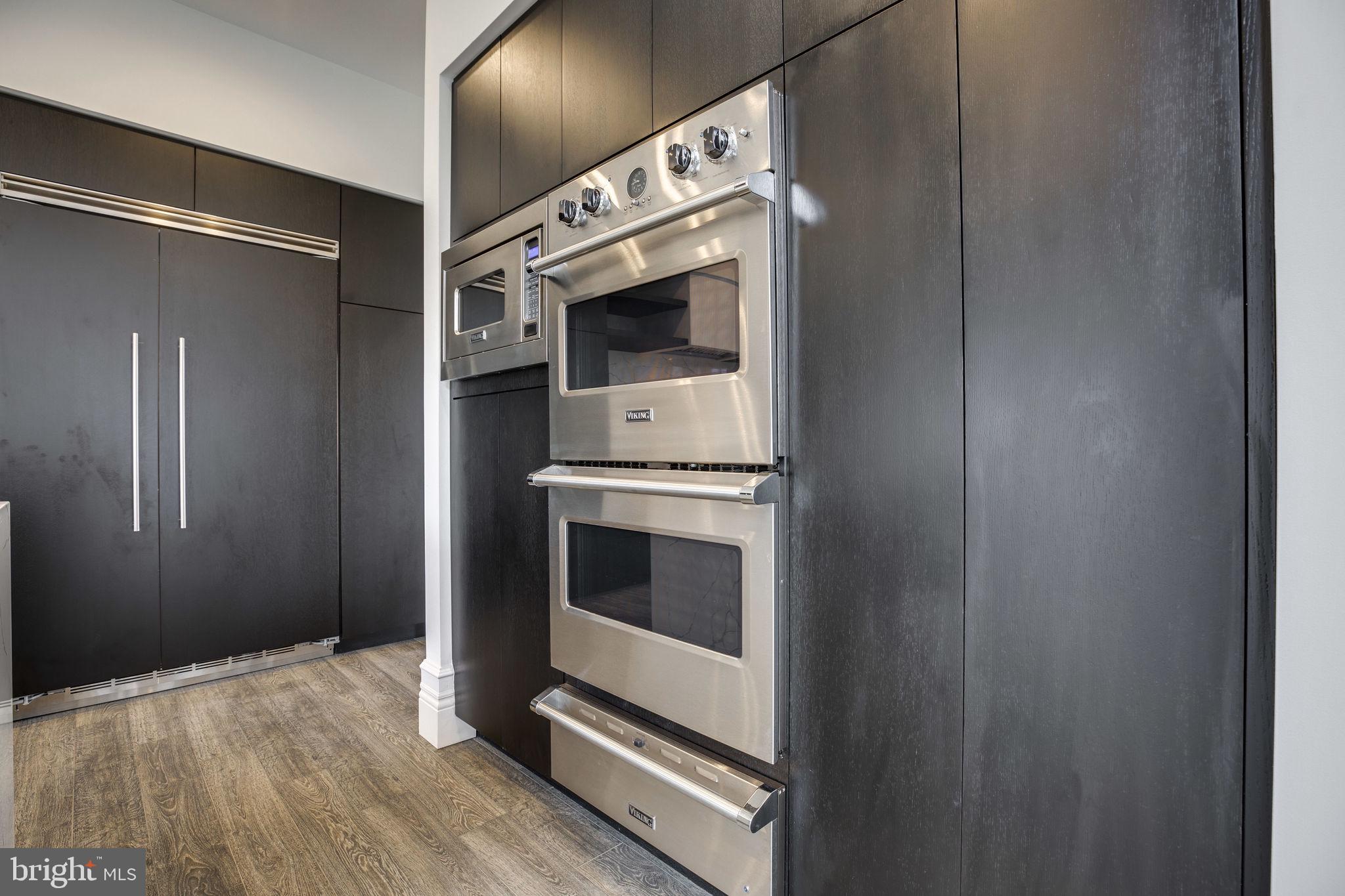 23075 Red Sunset Place Aldie, VA 20105 - Photo 29 of 89 Viking : Dbl. oven, microwave & warming drawer