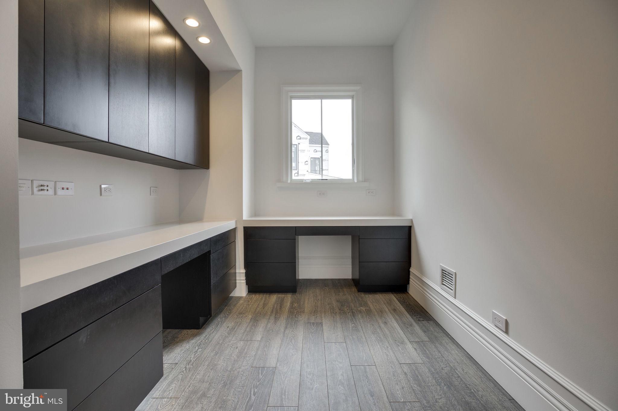 23075 Red Sunset Place Aldie, VA 20105 - Photo 36 of 89 Family Center