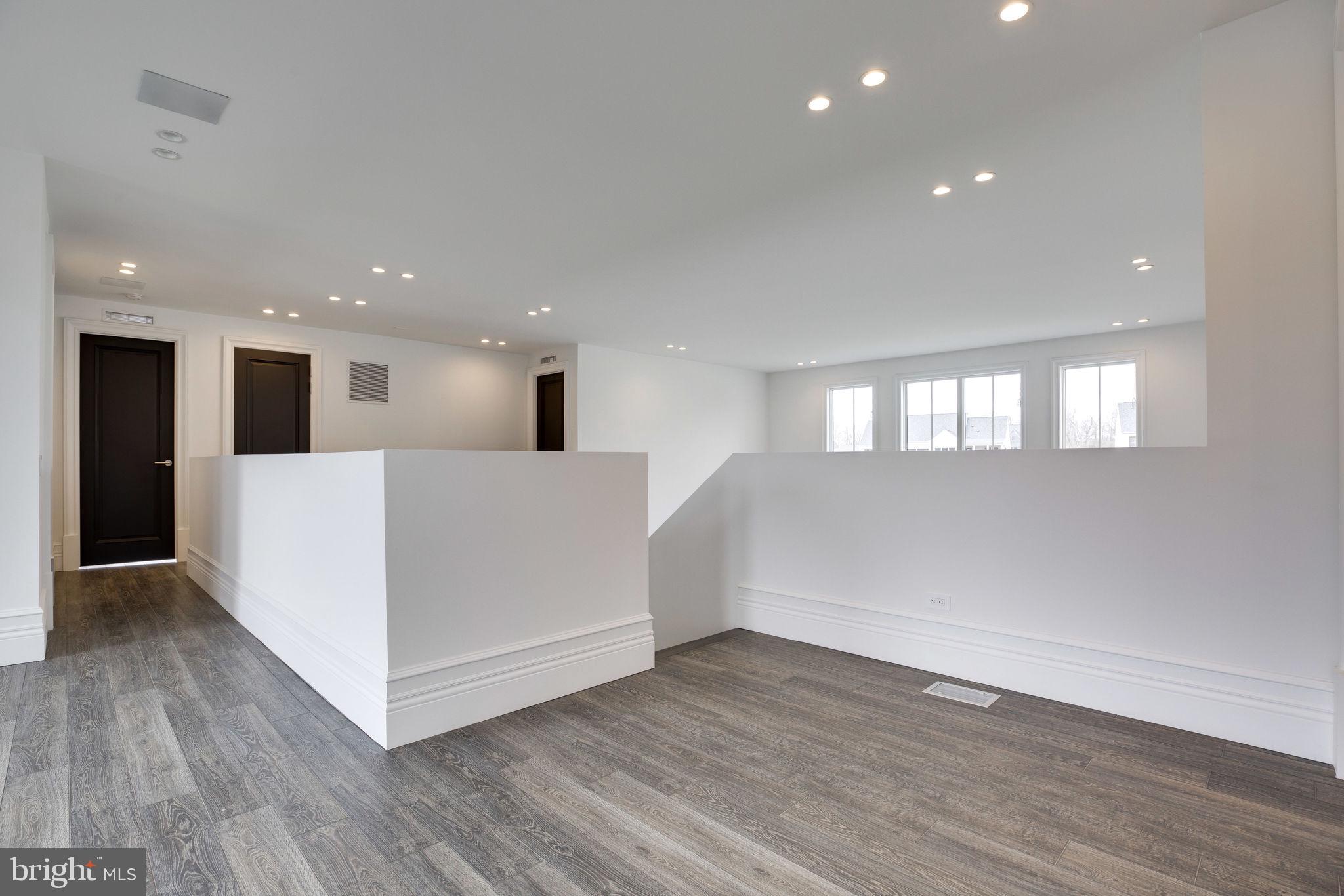 23075 Red Sunset Place Aldie, VA 20105 - Photo 39 of 89 Loft view of upper hallway
