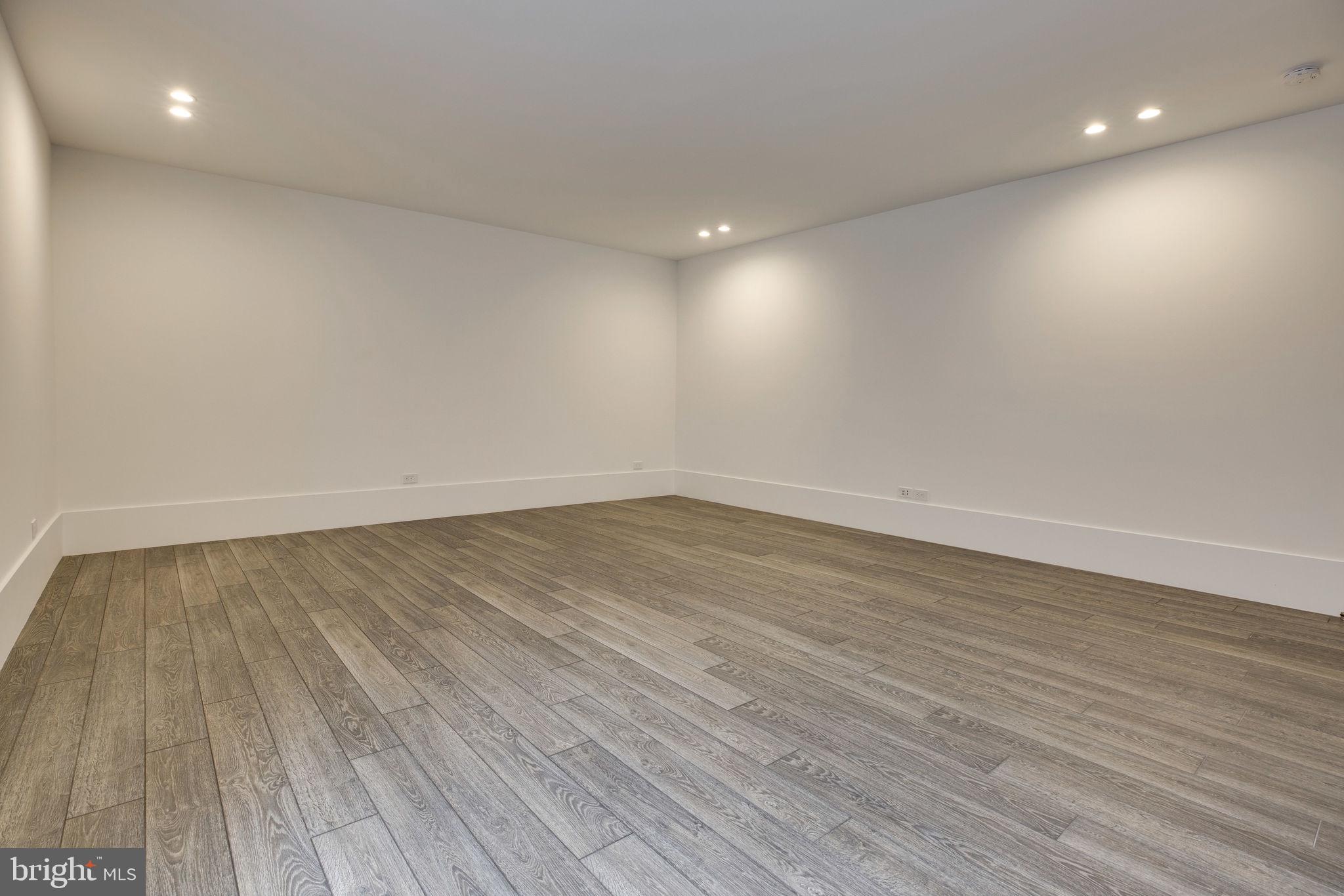 23075 Red Sunset Place Aldie, VA 20105 - Photo 70 of 89 Lower Level bedroom