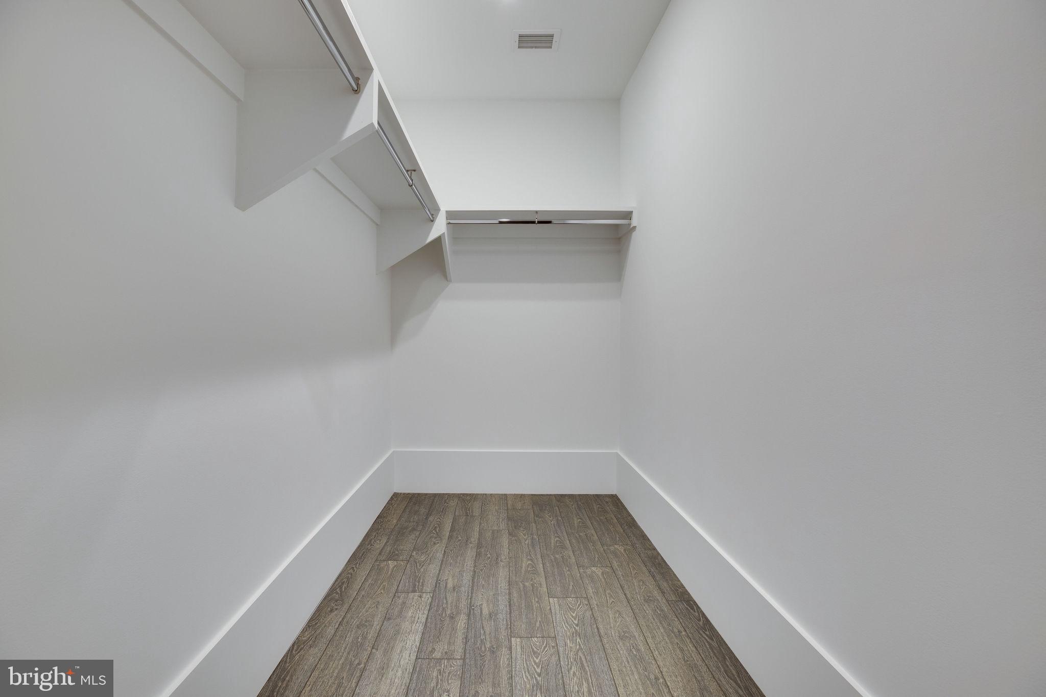 23075 Red Sunset Place Aldie, VA 20105 - Photo 71 of 89 Lower Level bedroom closet