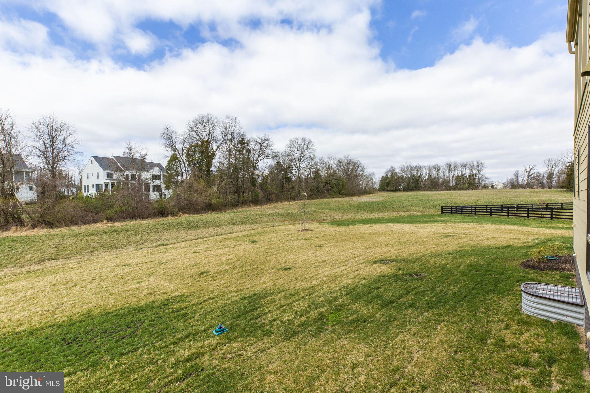 23075 Red Sunset Place Aldie, VA 20105 - Photo 84 of 89 Rear yard