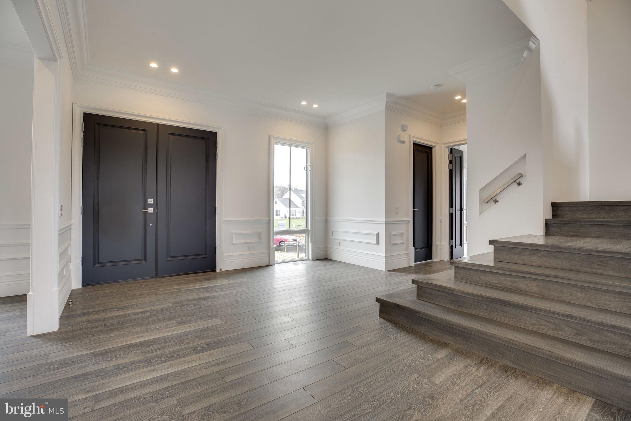 23075 Red Sunset Place Aldie, VA 20105 - Photo 7 of 89 Entry foyer