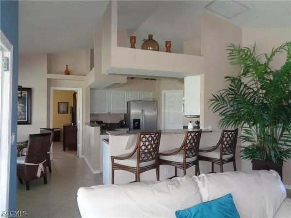 $2,600 | 2127 Southwest 52nd Lane, Cape Coral, FL 33914