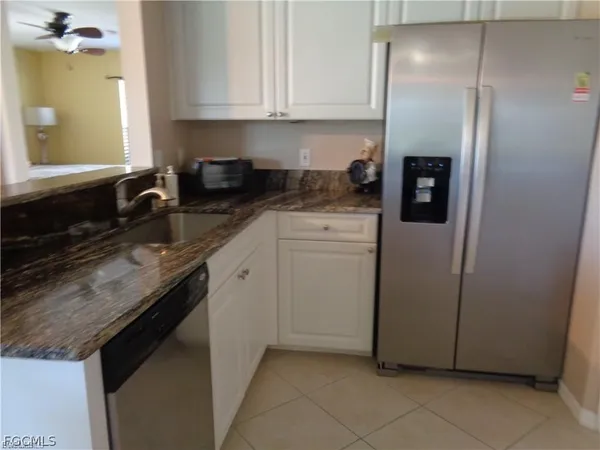 $2,600 | 2127 Southwest 52nd Lane, Cape Coral, FL 33914