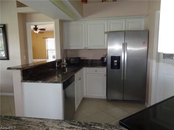 $2,600 | 2127 Southwest 52nd Lane, Cape Coral, FL 33914