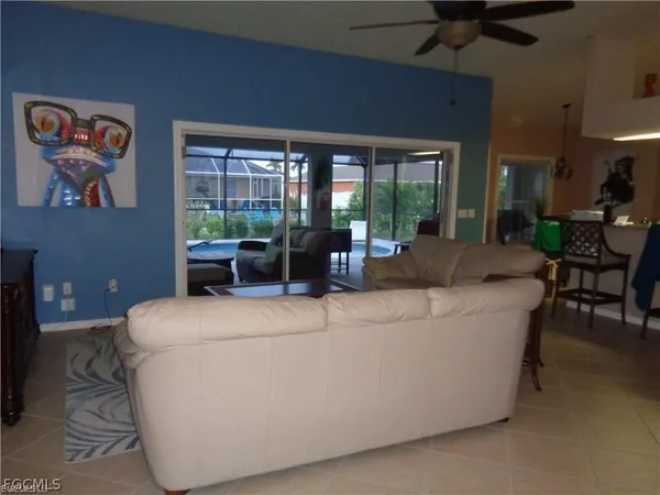 $2,600 | 2127 Southwest 52nd Lane, Cape Coral, FL 33914