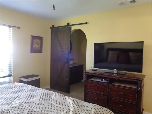 $2,600 | 2127 Southwest 52nd Lane, Cape Coral, FL 33914