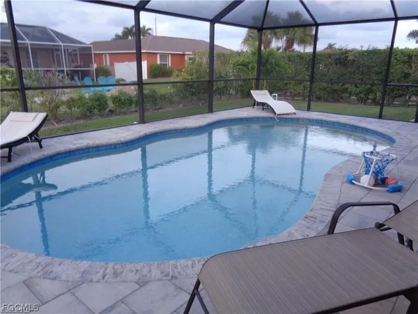 $2,600 | 2127 Southwest 52nd Lane, Cape Coral, FL 33914