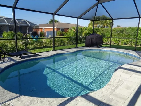 $2,600 | 2127 Southwest 52nd Lane, Cape Coral, FL 33914