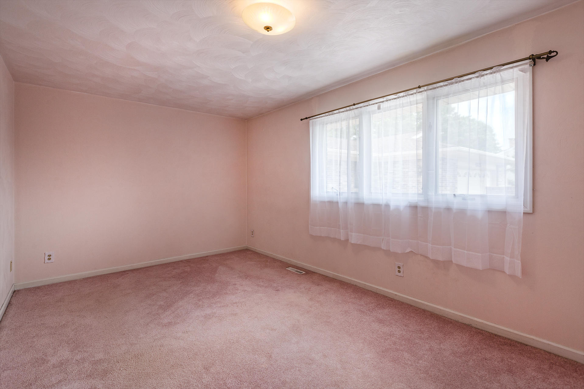 4925 Grape Tree Lane Roanoke, VA 24018 - Photo 17 of 27 an empty room with a window
